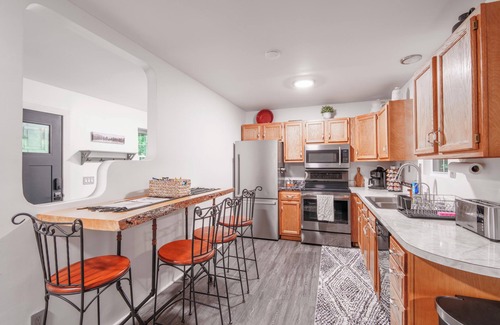 West Liberty Cabina | Riverstone Cabin and Retreat in West Liberty, KY