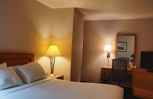 Clarkston Hotel | RiverTree Inn & Suites