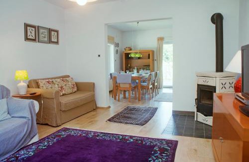 Zamost Apartamento | Riverview apartment Three Springs Tri Zvira