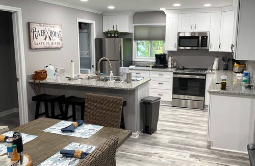 Branford Casa | Riverview , Beautiful house on the Santa Fe river!