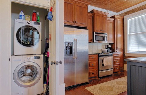Natchez Condominio | Riverview Condo | 1/1.5, Downtown, Washer/Dryer