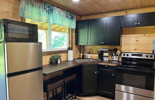 Long Bottom Cabina | Riverview Escape Cabins on the Ohio River Pet Friendly Fishing Weddings Relax