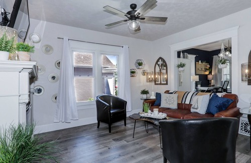 Menasha Casa | Riverview Get-A-Way
