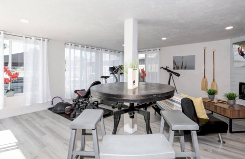 Menasha Casa | Riverview Get-A-Way