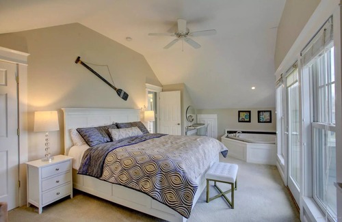 Edgecomb Casa | Riverview Luxury Home