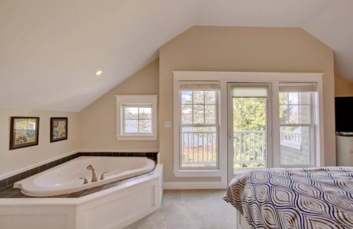 Edgecomb Casa | Riverview Luxury Home