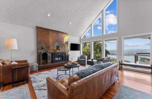 Camas Casa | Riverview Luxury Retreat