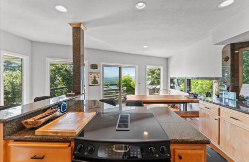 Camas Casa | Riverview Luxury Retreat