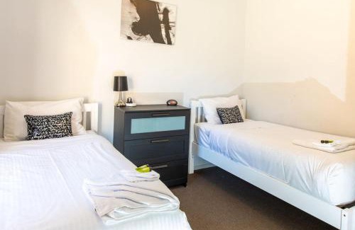 Gawler Casa | Riverview- Modern 3 Bedroom sleeps 2-8
