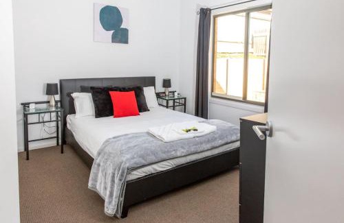 Gawler Casa | Riverview- Modern 3 Bedroom sleeps 2-8