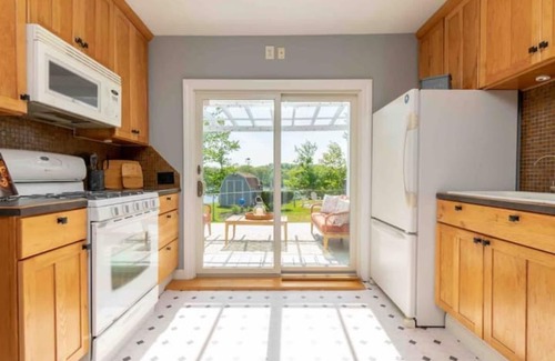 Thompsonville Casa | Riverview Oasis