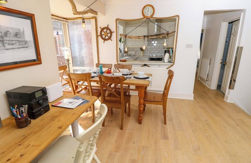 Hamble-le-Rice Cabaña | RIVERVIEW, pet friendly, country holiday cottage in Hamble