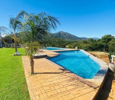 Mamaolo Cama Y Desayuno | Riverview Pool Resort and Lodge