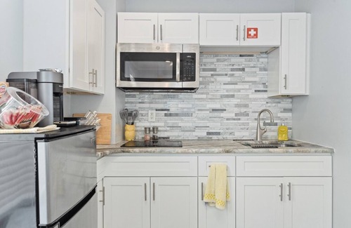 Melbourne Apartamento | Riverview Yellow: Downtown Melbourne Apartment