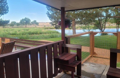 Delta Casa | Riverwood Inn Hotel Signature Queen Suite