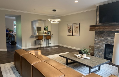 River Bottoms Casa | Riverwoods - Sleeps 8 - Near BYU at mouth of Provo Canyon