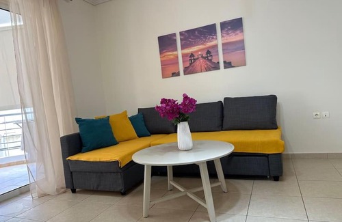 Anavyssos Apartamento | Riviera beach, seaside spacious apt.