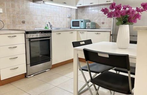 Anavyssos Apartamento | Riviera beach, seaside spacious apt.
