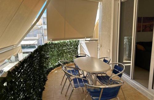 Anavyssos Apartamento | Riviera beach, seaside spacious apt.