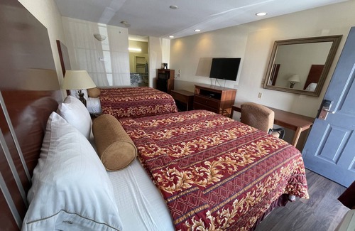Riviera Hotel | Riviera Inn & Suites