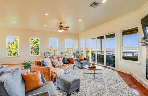 Canyon Lake Casa | Riviera Lake House