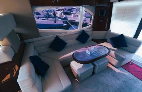 Dubai Marina Alquiler De Eote | Riviera Leisure Yachts Dubai