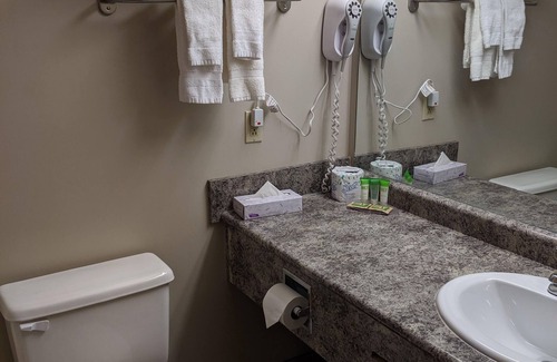 North Industrial Hotel | Riviera Motor Inn