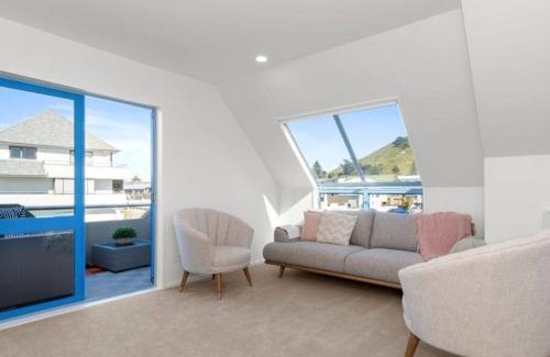Mount Maunganui Casa | Riviera Retreat - in the heart of the Mount