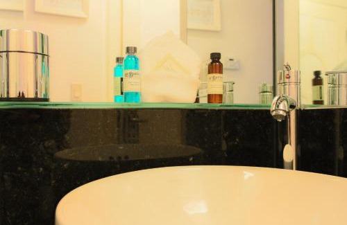 City Center Hotel | Riviera Suites