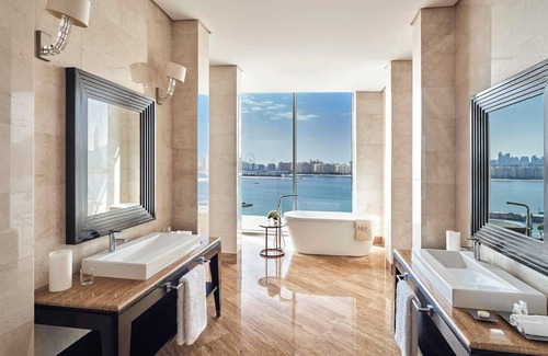 Palm Jumeirah Hotel | Rixos The Palm Hotel & Suites