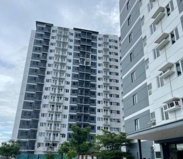 Iloilo Apartamento | RJ Elite Escape 2BR Condo w balcony near SM Iloilo
