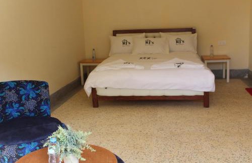 Kenya Hotel | RJ's Retreat Migwani Town