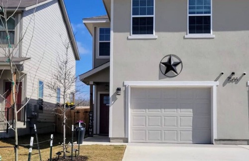 San Antonio Casa | RJ's Retreats Unit 101 BMT Grad