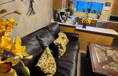 Aldergrove Casa | Rm 3 Quiet cozy room no stairs in a peaceful house, safe community, full kitchen
