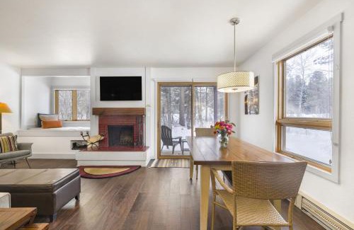 Moose Wilson Road Apartamento | RMR: Hawthorne 214 Condo in The AspensWilsonWY