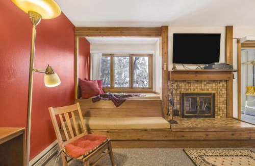 Moose Wilson Road Apartamento | RMR: Juniper 112 Condo in The AspensWilsonWY