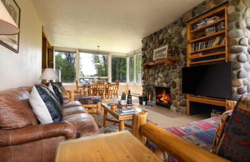 Moose Wilson Road Apartamento | RMR: Lupine 1911 Condo in The AspensWilsonWY