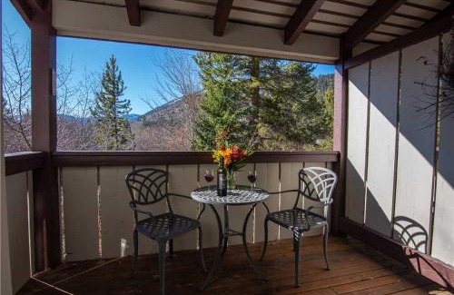 Moose Wilson Road Apartamento | RMR: Sarvisberry 3022 Condo in The Aspens