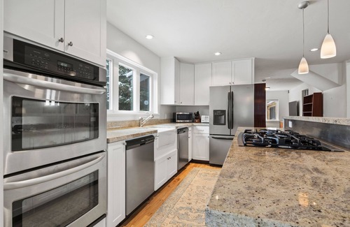Wilson Casa | RMR: Cozy 4BR Home with Large Backyard to Relax