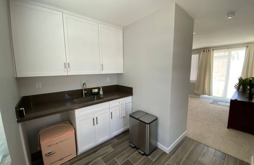 Desert Hot Springs Apartamento | RN Traveler's Home Away From Home in Desert Hot Springs