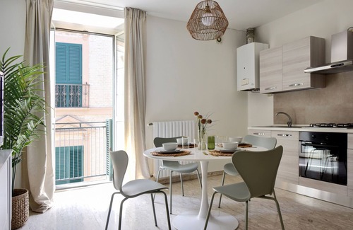 Vasto Apartamento | Ro's Little House