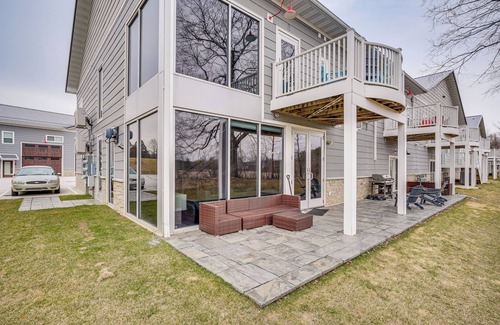 Elkhart Lake Casa | Road America Retreat: Modern Villa w/ Garage!
