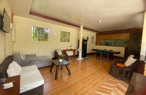 Catangnan Casa | Road Garden Villa