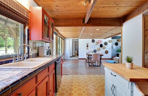 La Hacienda Estates Casa | Road Runner Lodge: Pool, Volleyball, Disc Golf, Pet Friendly