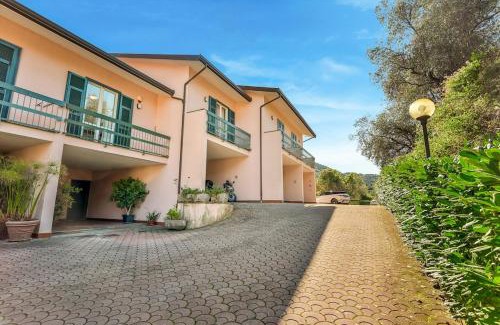 Pugliola Apartamento | RoadToTheSeaLerici Private parking terrace