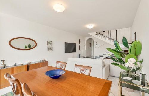 Pugliola Apartamento | RoadToTheSeaLerici Private parking terrace