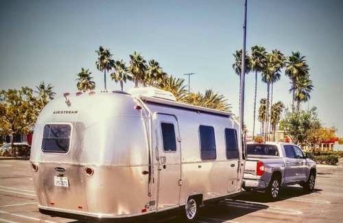 Pacific Beach Alquiler De RV | Roam and Board