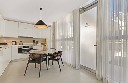 South Pointe Casa | Roami at 250 Collins | Rooftop Pool | Next to Beach