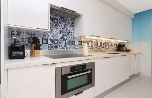 South Pointe Casa | Roami at 250 Collins | Rooftop Pool | 3 Bedroom
