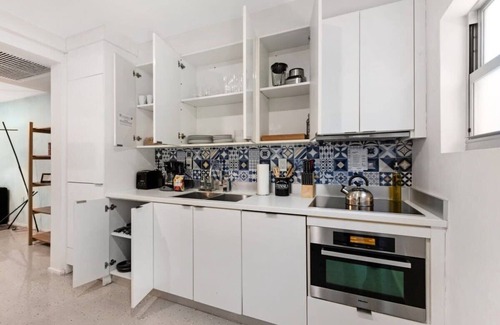 South Pointe Casa | Roami at 250 Collins | Pool | Next to Beach | 2 Bed